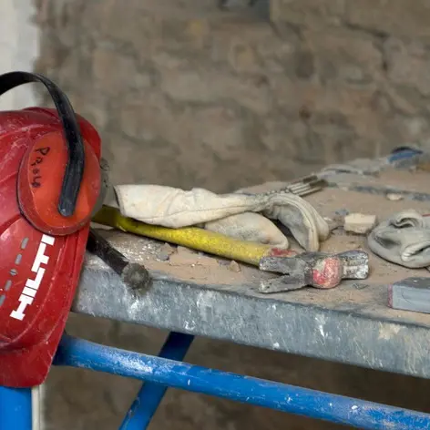 Operaio di 66 anni morto in un cantiere edile