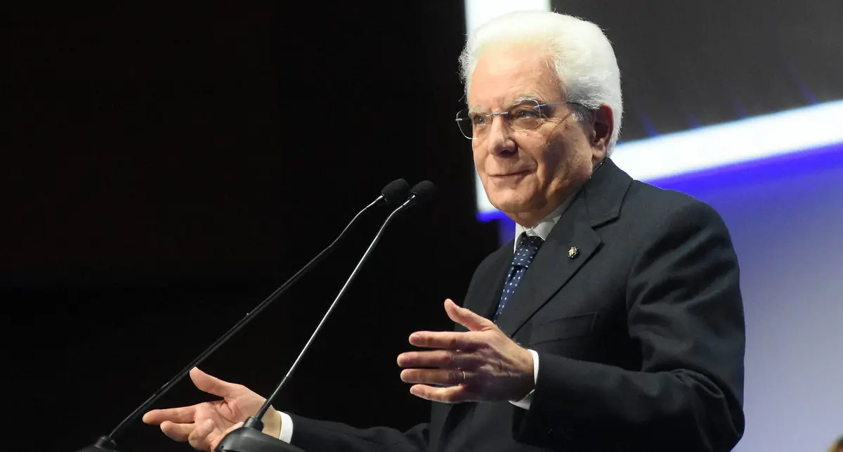 Mattarella: “Salari insufficienti grande problema dell’Italia”
