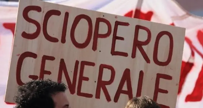 Sciopero generale: “La luna è ancora rossa”