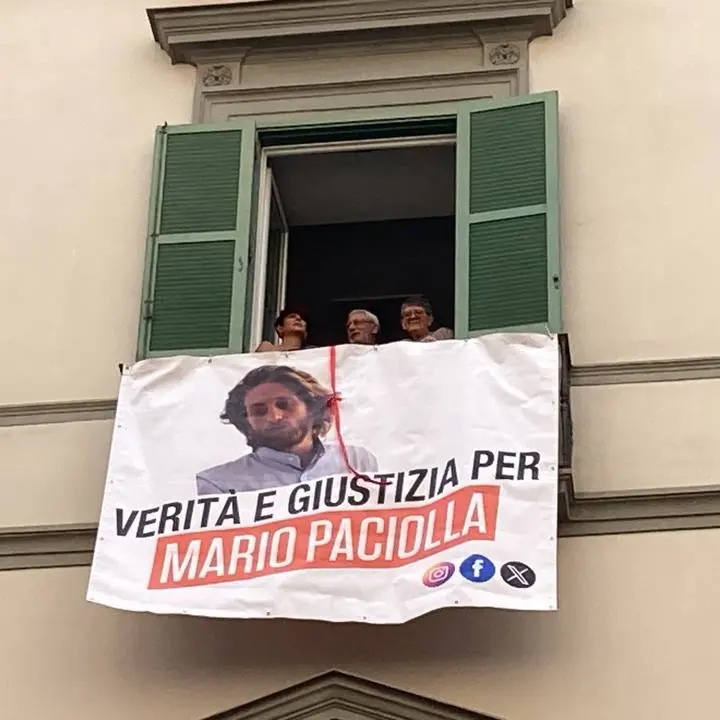 Mario Paciolla, 4 anni dalla morte. Striscione Cgil Napoli