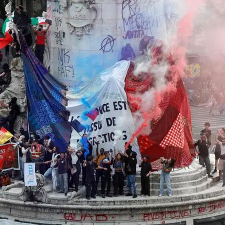 Il più grande spettacolo dopo Le Pen