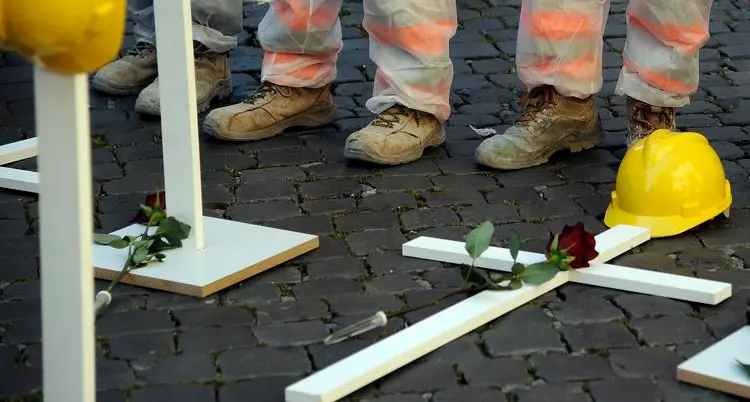 Giulianova, operaio cade da impalcatura e muore
