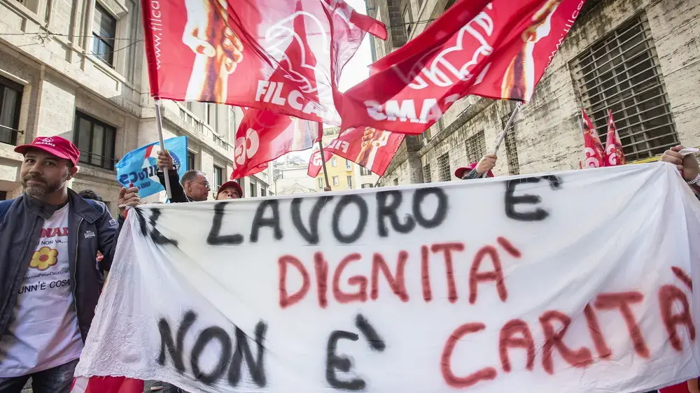 Politiche del lavoro e/o contrasto alla povertà?