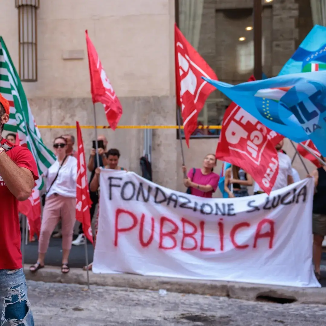 Fondazione Santa Lucia, lavoratori chiedono diventi pubblica