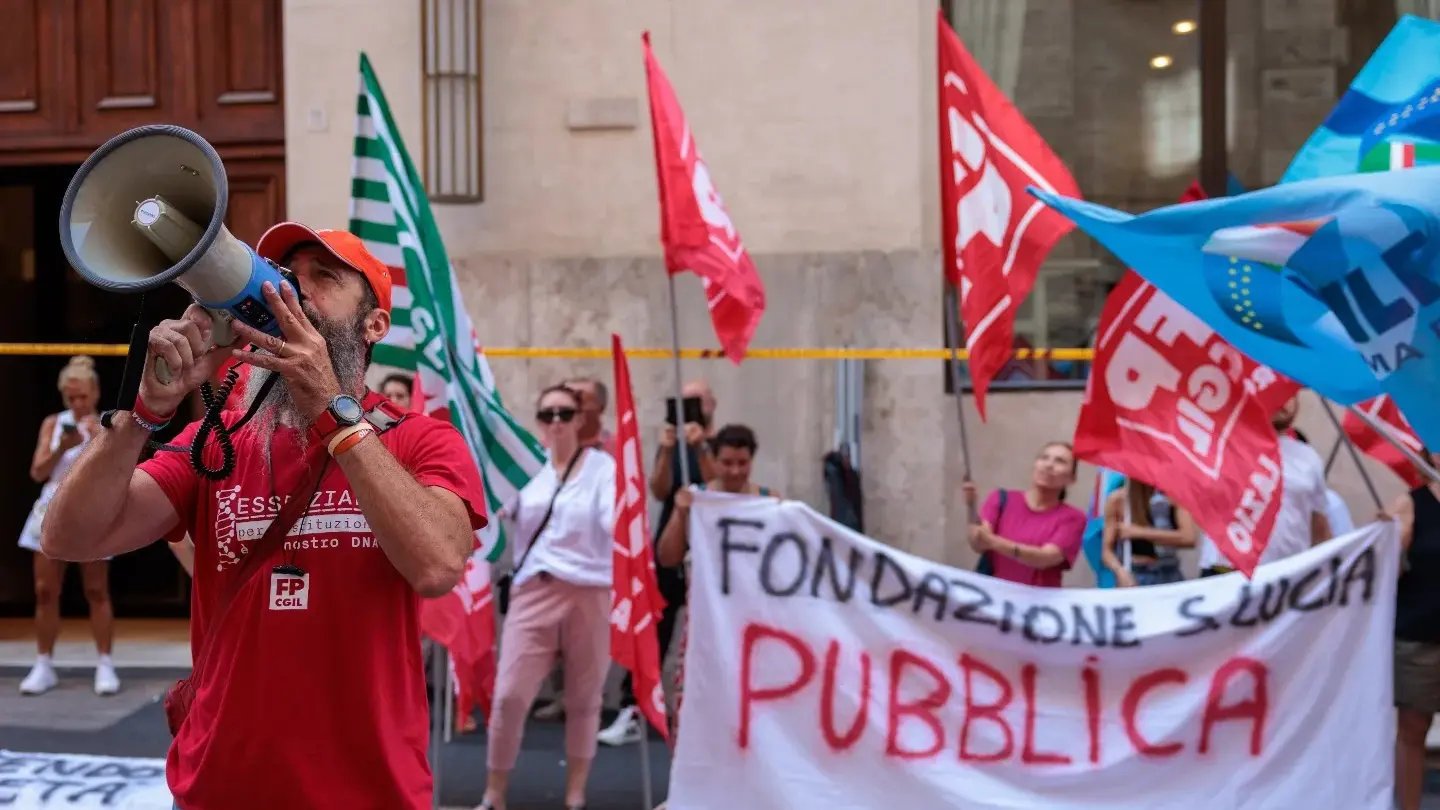 Fondazione Santa Lucia, lavoratori chiedono diventi pubblica