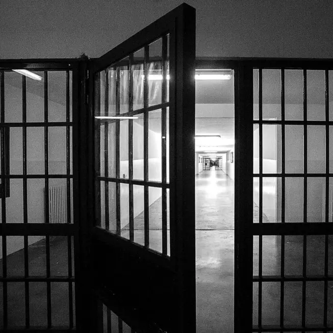 Carceri, una scatola vuota contro suicidi e sovraffollamento