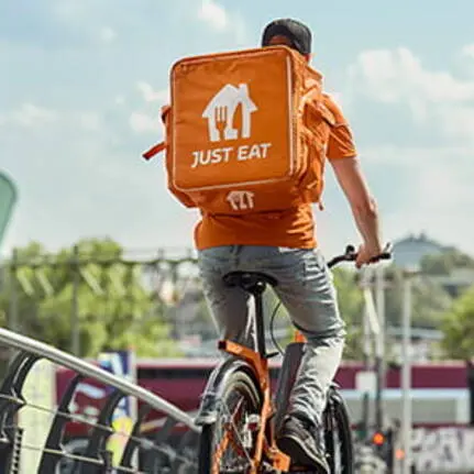 Just Eat, l’algoritmo sanziona i rider più lenti