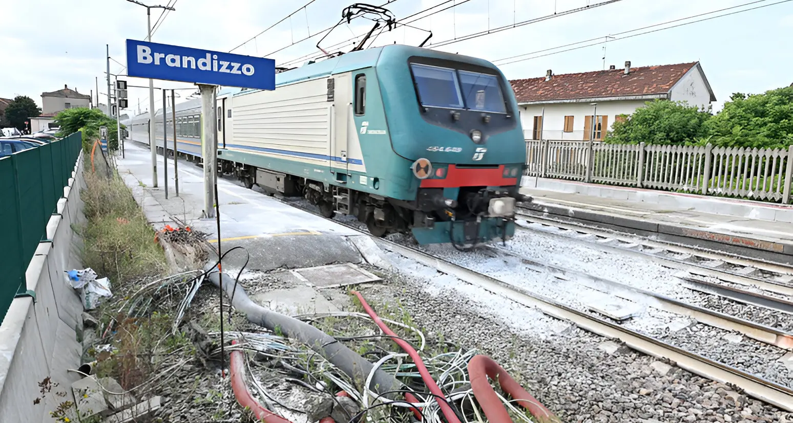 Strage di Brandizzo: cade l’accusa di omicidio volontario per la morte dei cinque operai