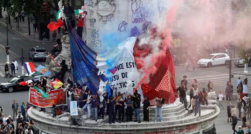 Il golpe bianco di Macron