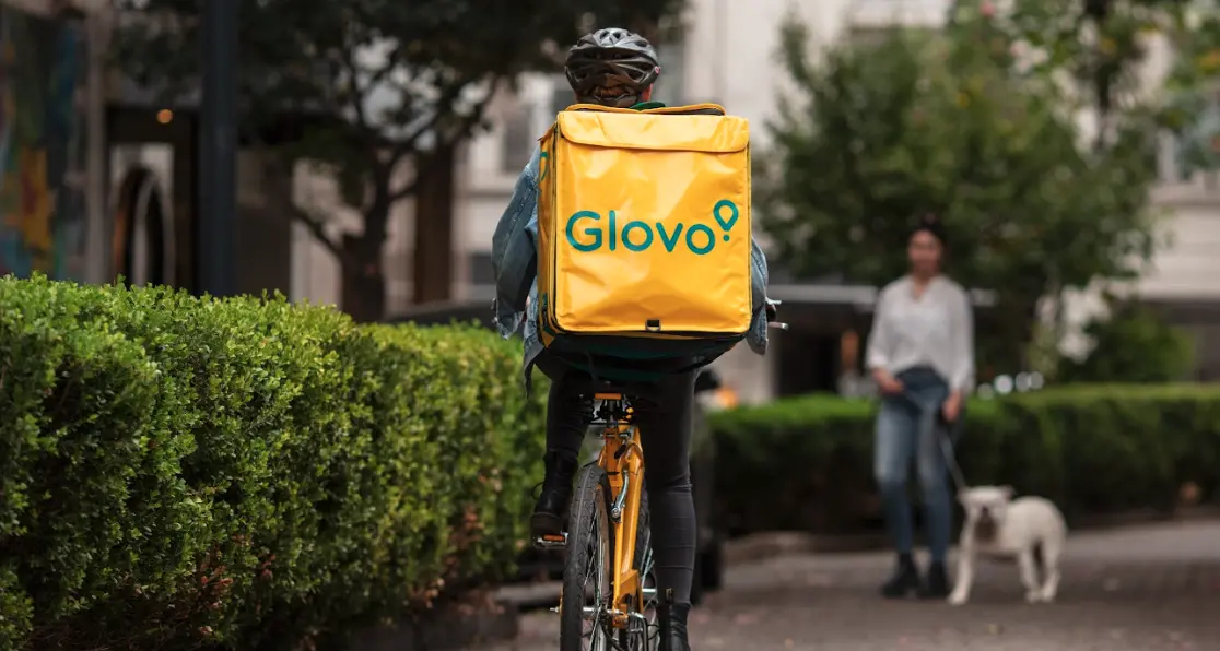 Glovo taglia i bonus, i rider di Carini in sciopero