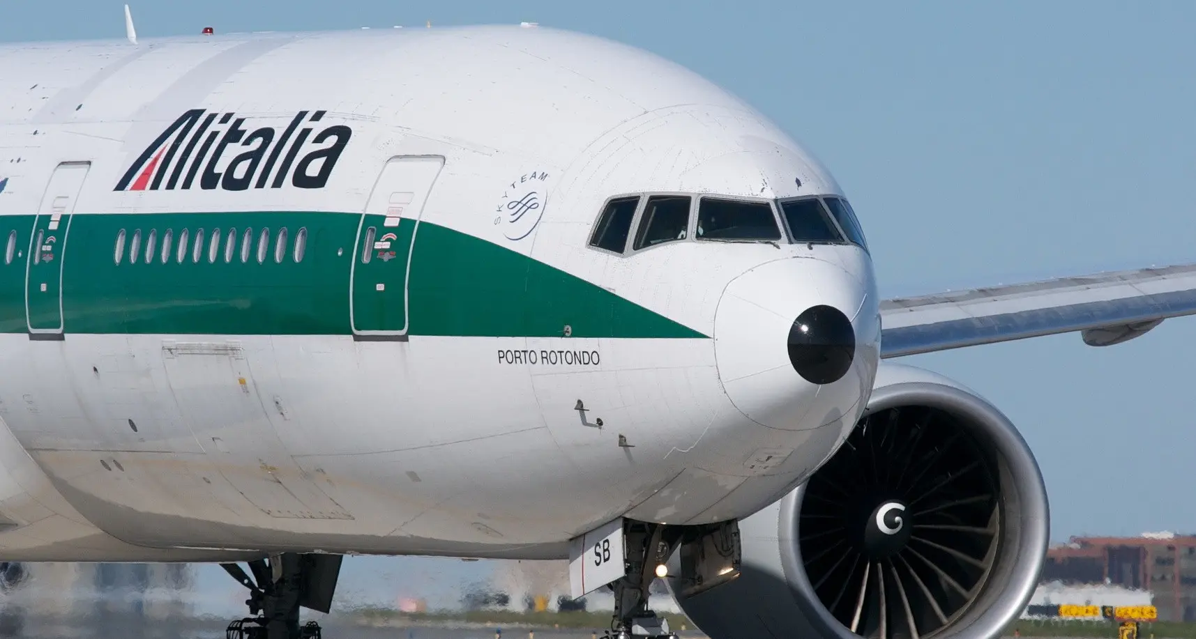 Bloccati i licenziamenti collettivi in Alitalia