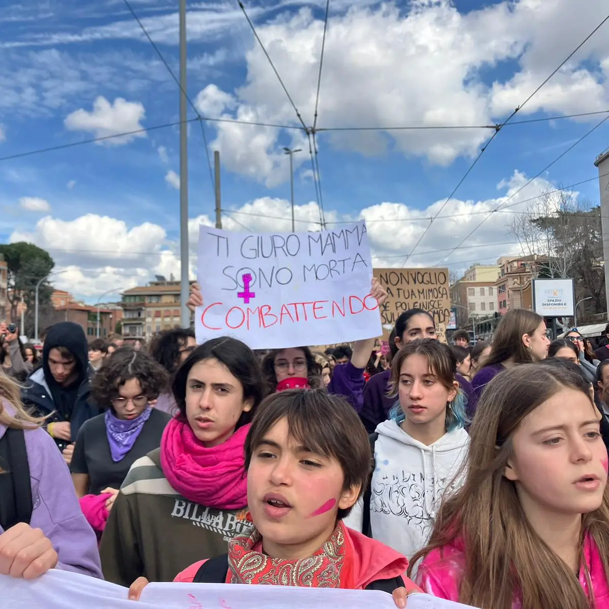 Scuola, il pugno di ferro è legge