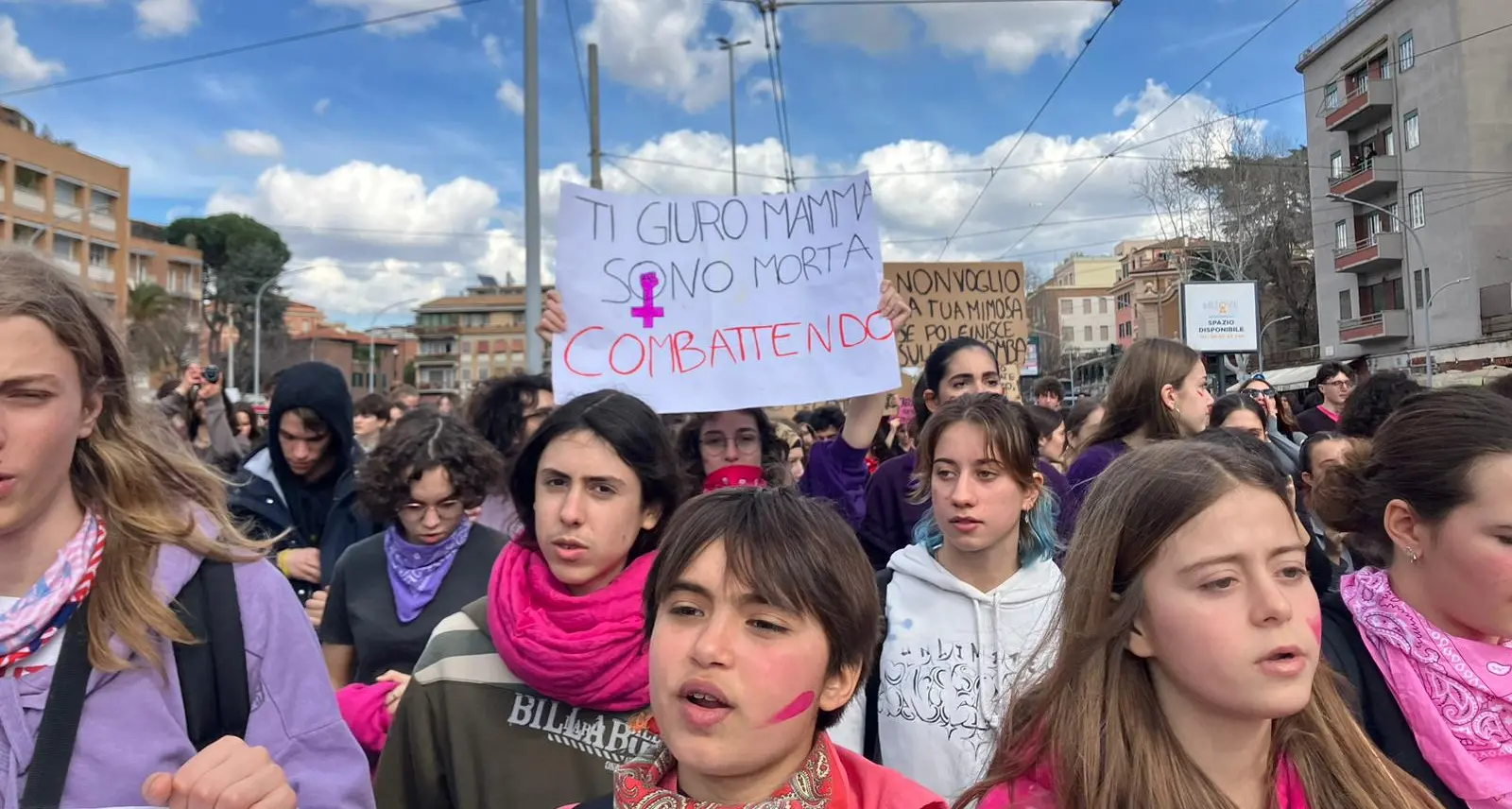 Scuola, il pugno di ferro è legge