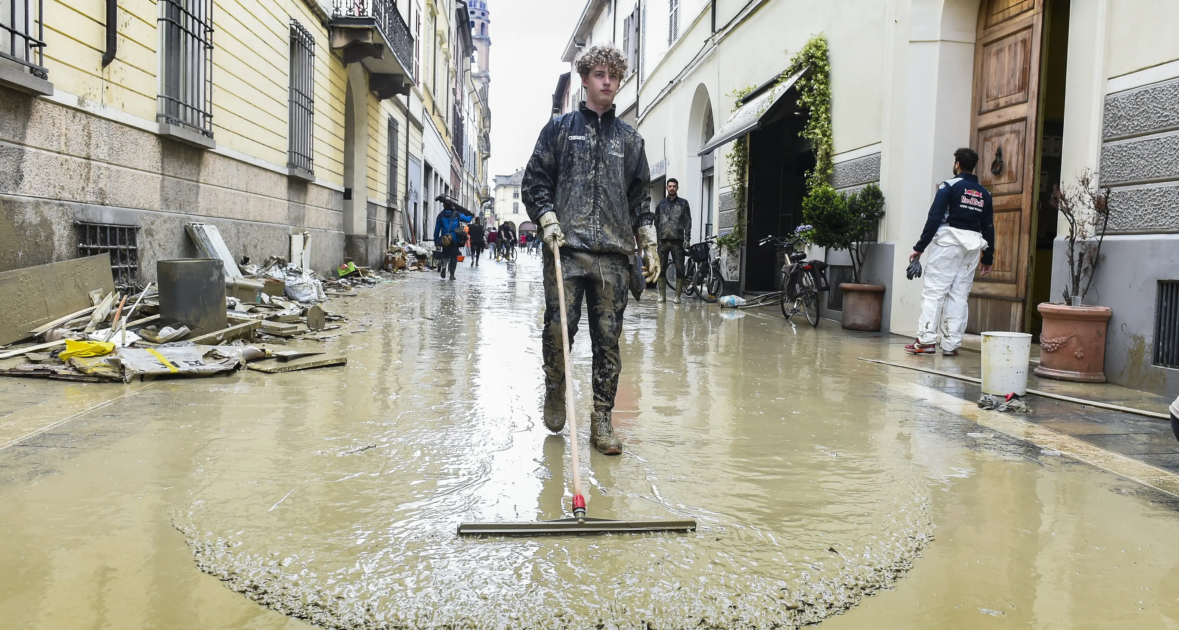 Polizza clima, come ti privatizzo territorio e disastri