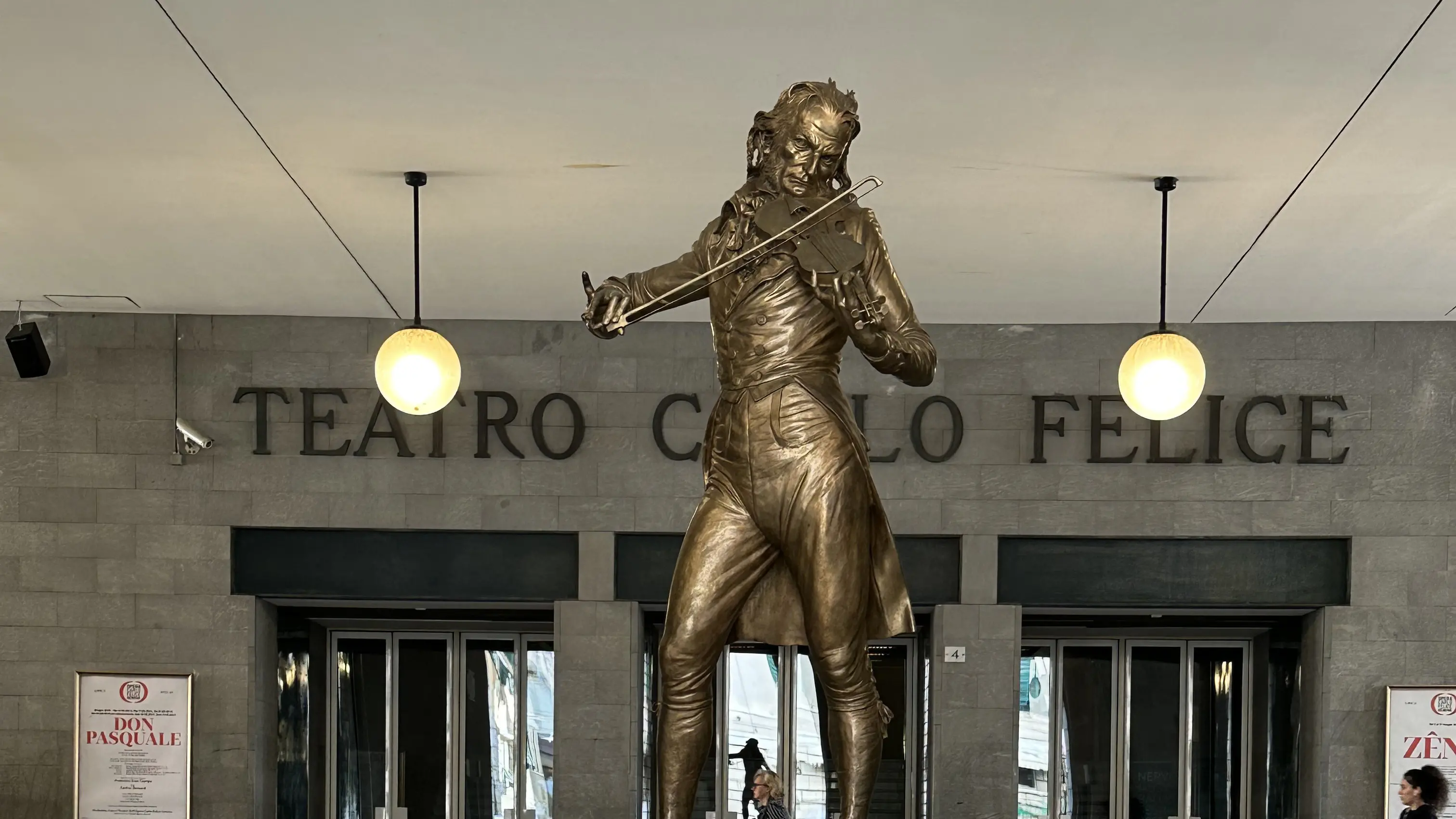 Teatro Carlo Felice, è sciopero