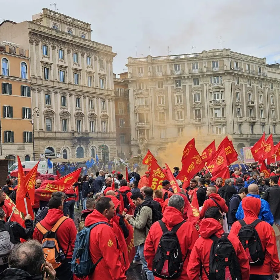 Automotive: da Sud a Nord migliaia di tute blu a Roma