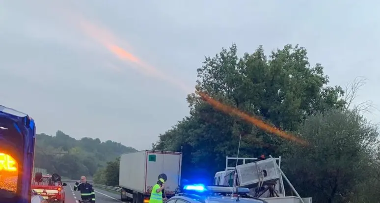 Morti due operai travolti da un tir sull’A1 vicino Orvieto