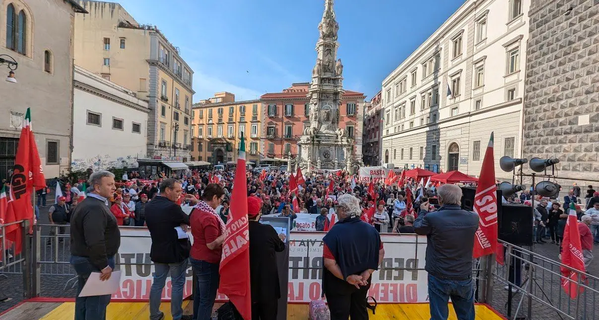 Spi Cgil in piazza a Napoli: “In Campania si è poveri tutta la vita”