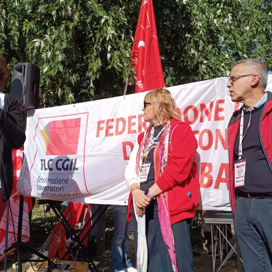 In piazza per la dignità dei lavoratori della conoscenza