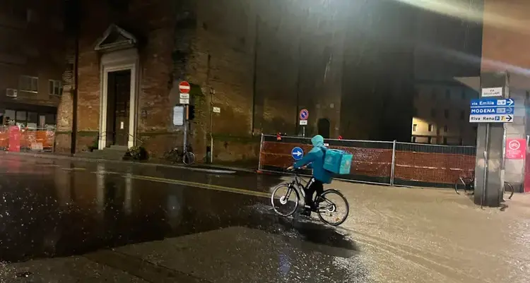 Mai più rider sotto pioggia o caldo estremi