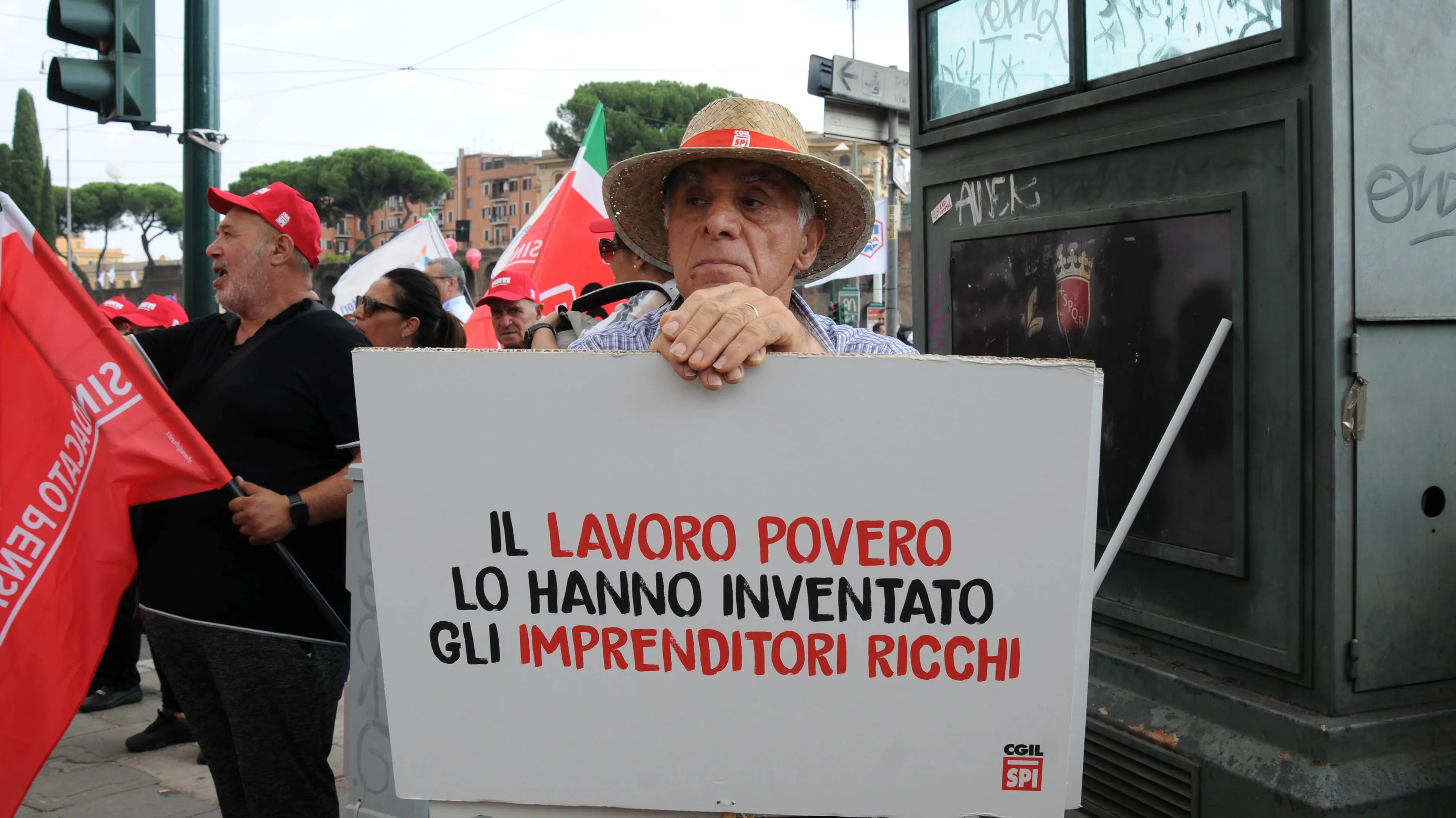 Poveri pur lavorando: lo dice l’Eurostat