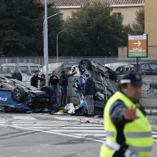 A Roma poliziotto perde la vita prima dell’alba in uno scontro tra volanti