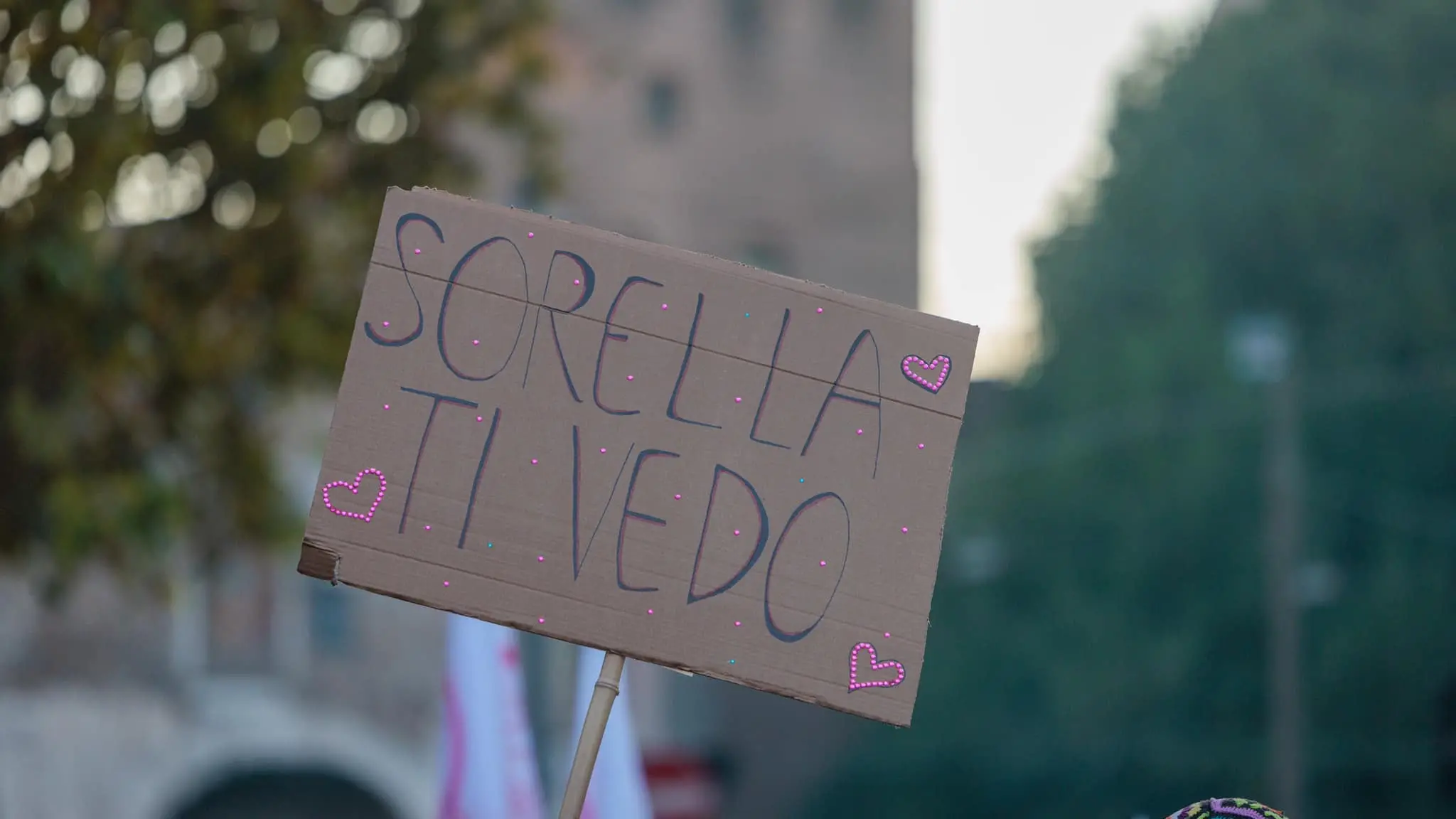 Una marea viola contro la violenza