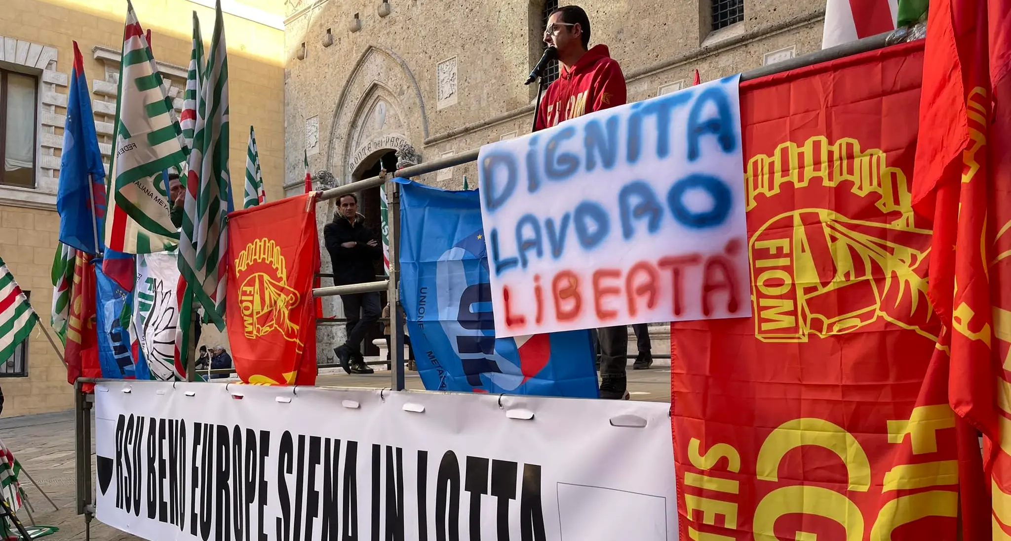 Beko: in 400 al corteo di Siena contro la chiusura