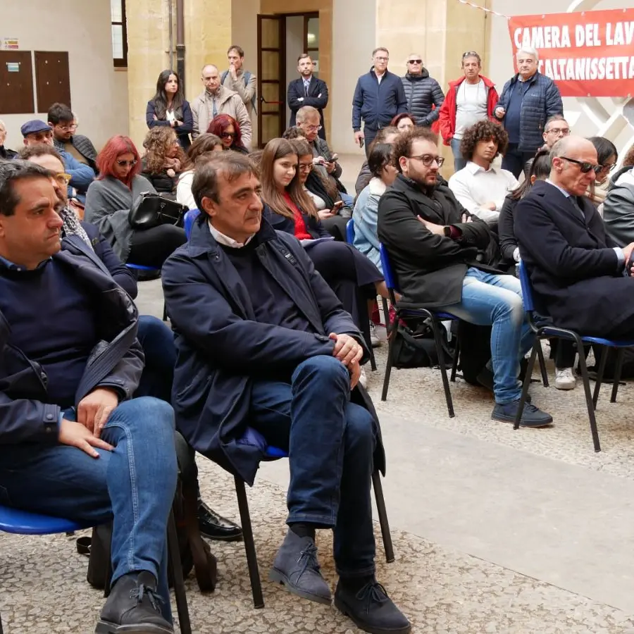 Giovani: tra emigrazione e voglia di restare (o di tornare). Indagine della Cgil Sicilia