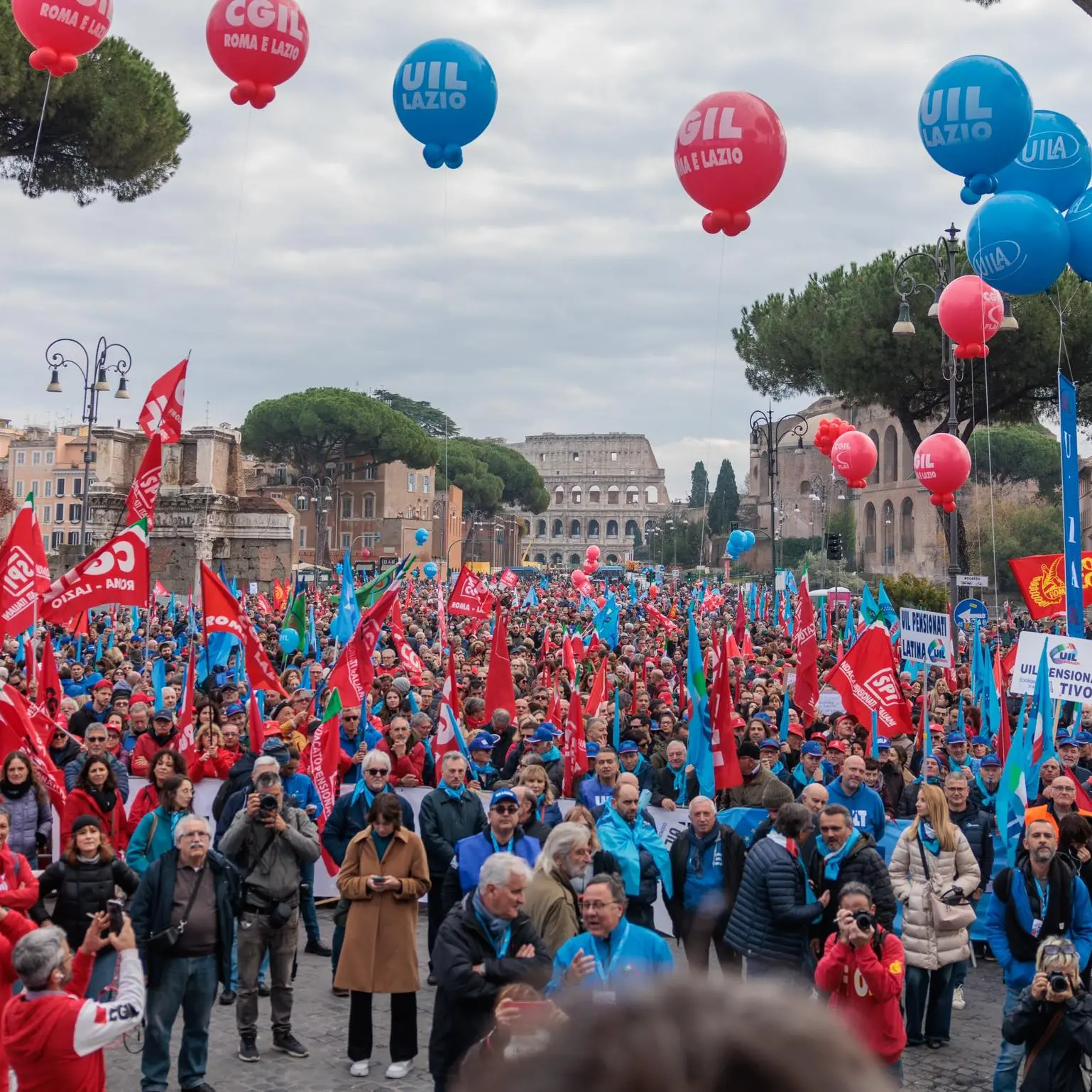 Sciopero generale, nelle piazze in 500 mila