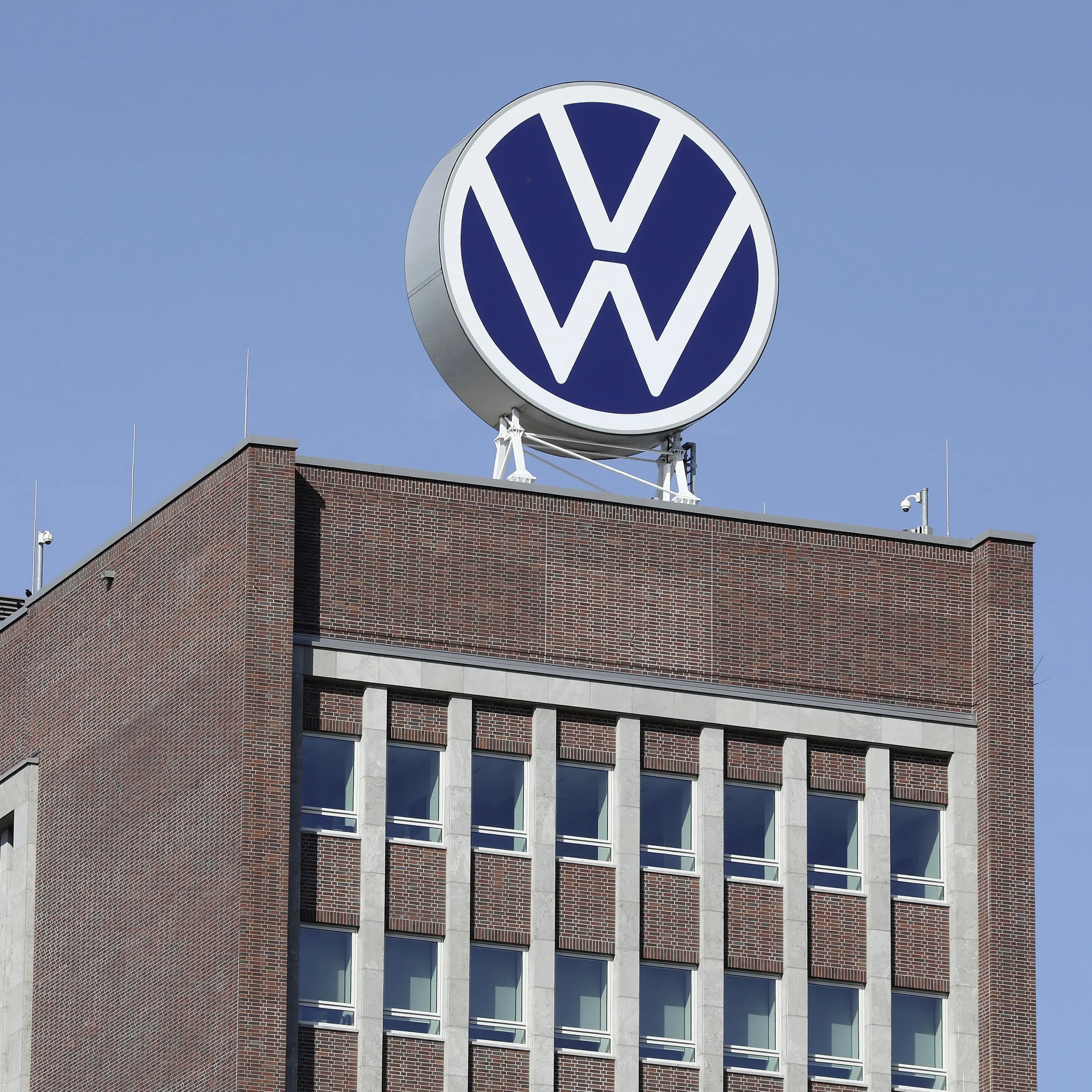 Volkswagen in sciopero. Sindacati: “Sarà dura battaglia”