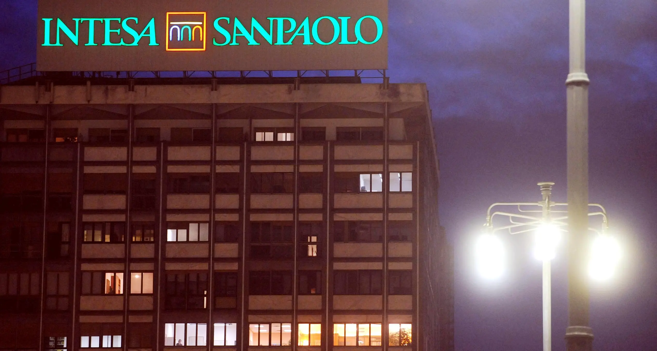 Intesa Sanpaolo, Fisac: accordo importante per formazione, salute, sicurezza