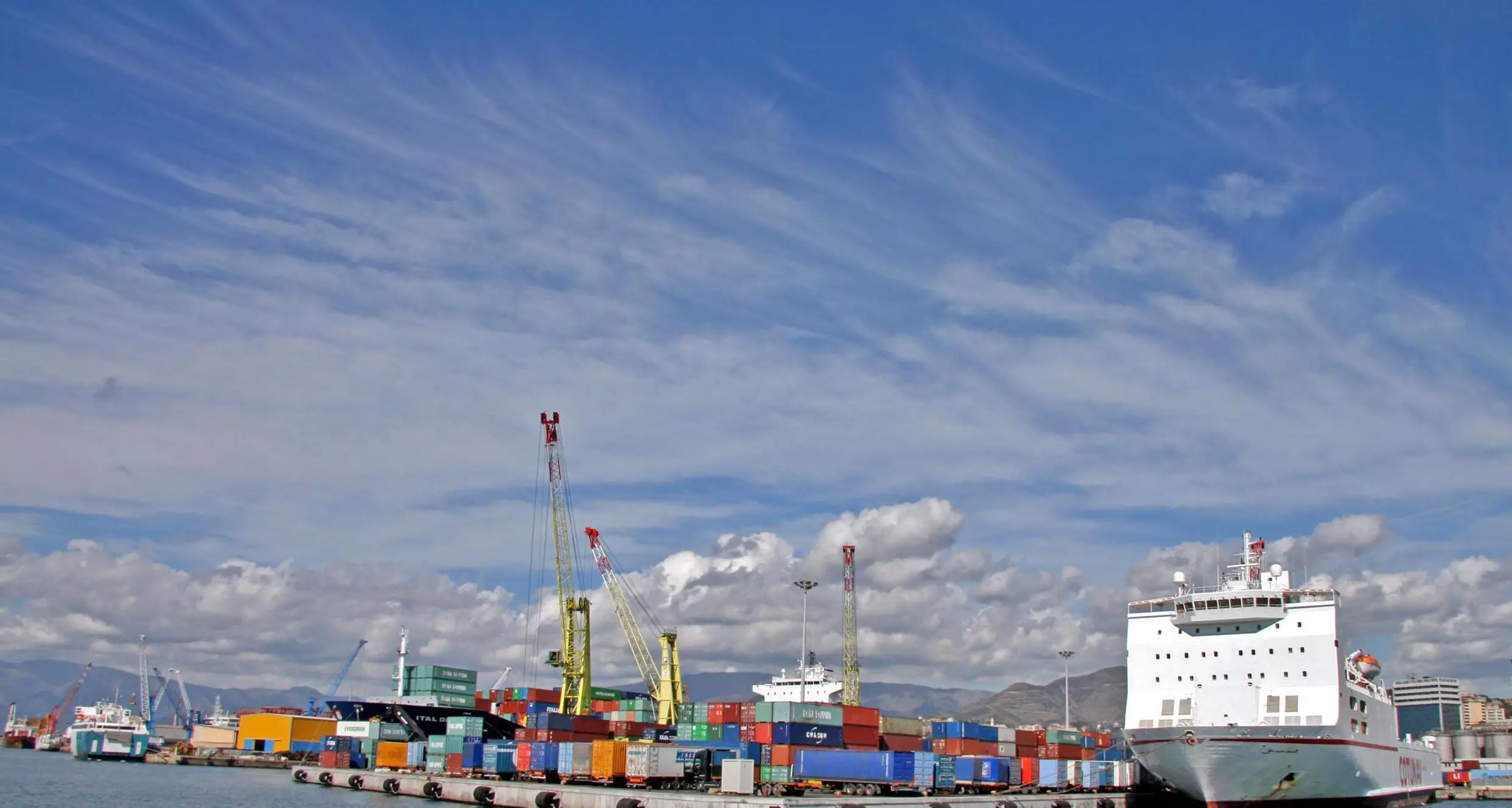 Porto di Genova: muore operaio, sciopero di 24 ore