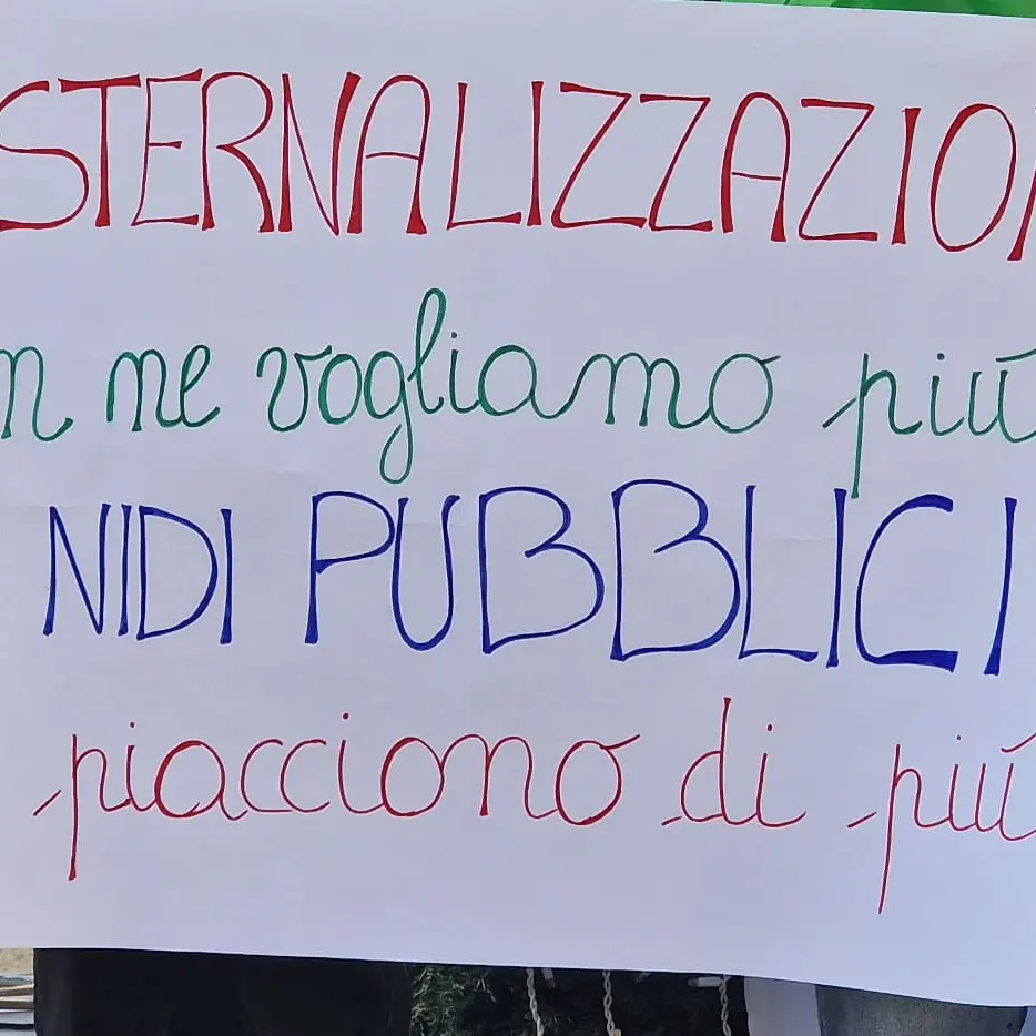 A Taranto il comune privatizza nove nidi. Appello della Cgil al sindaco: “È un tradimento, ci ripensi”