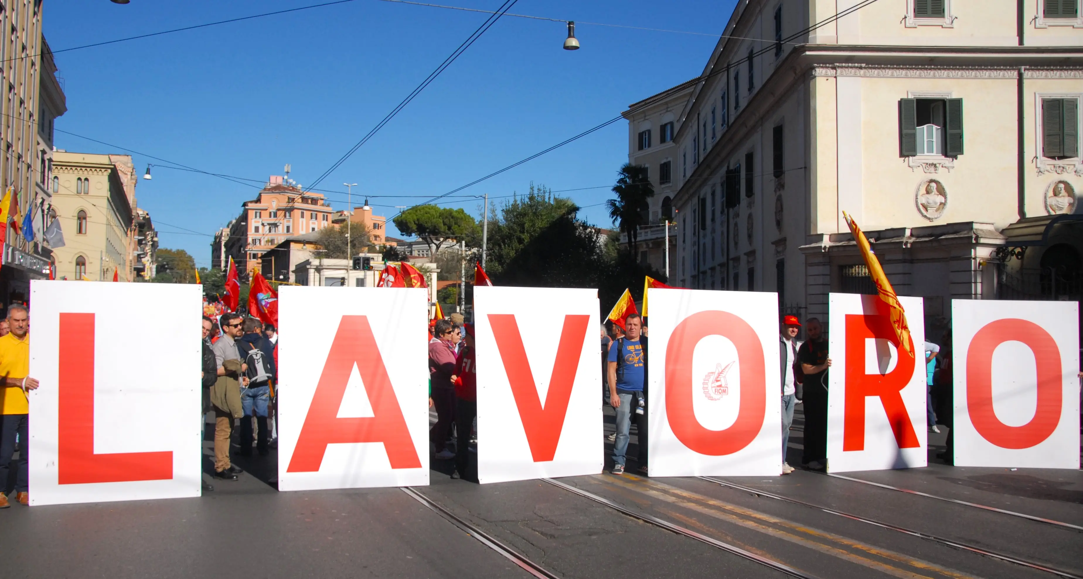 Calano i contratti di lavoro dipendente in Liguria. L’allarme della Cgil