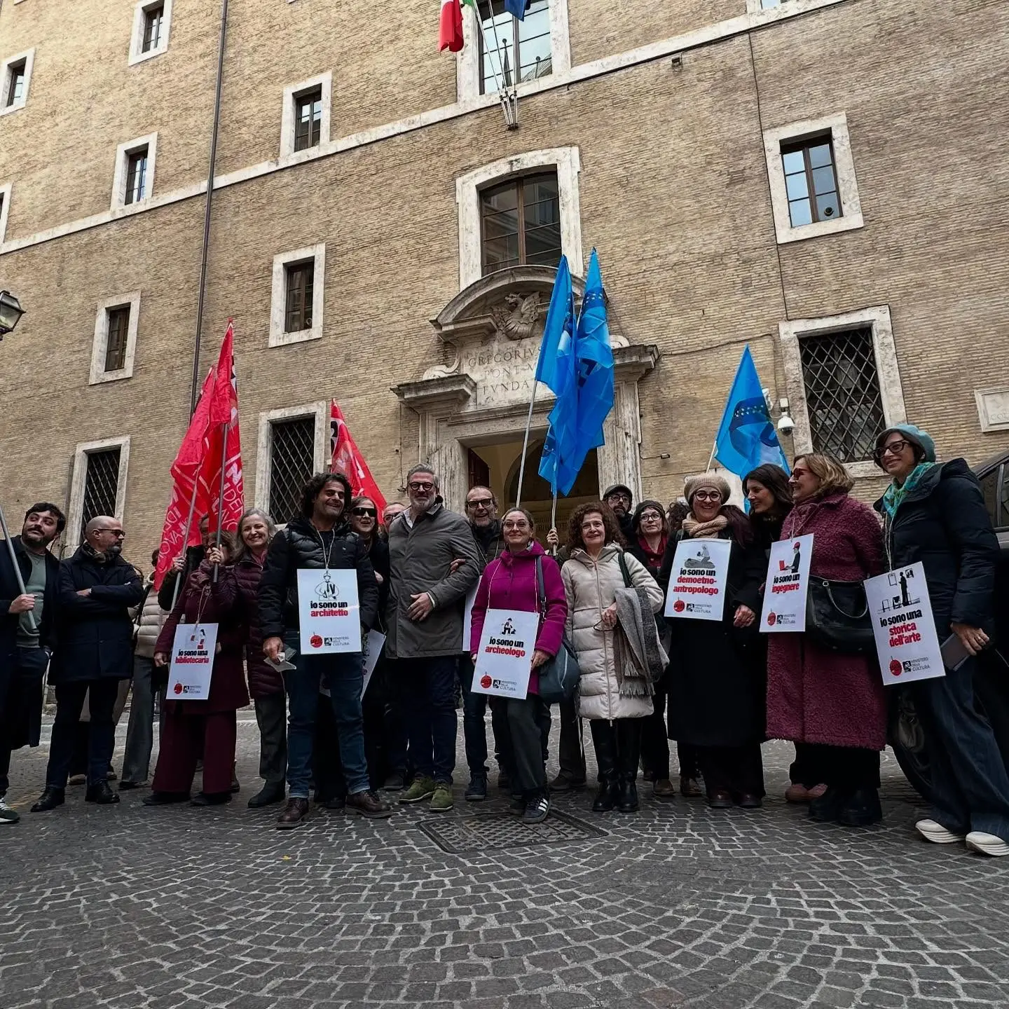 Noi precarie della cultura, scaricate dal ministero