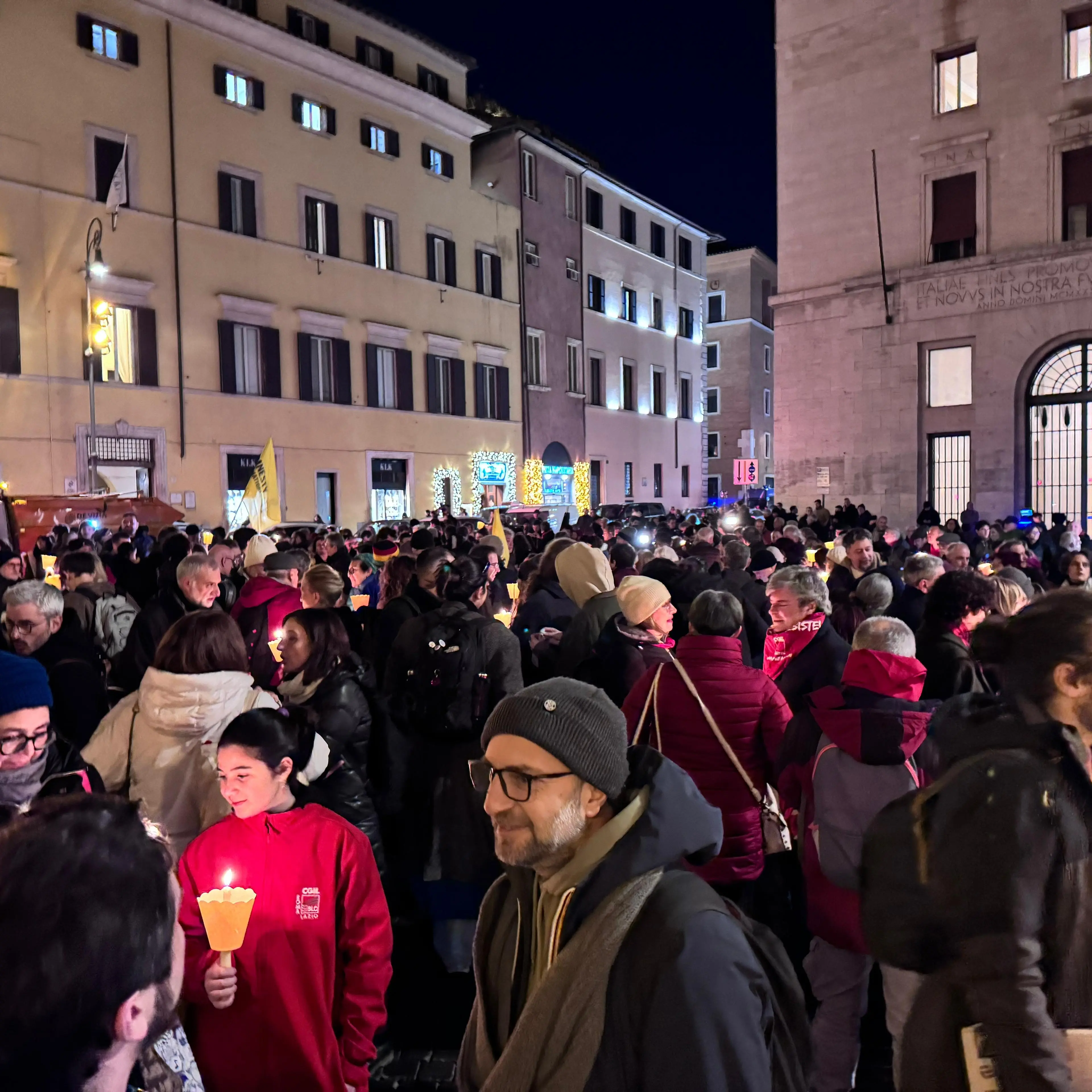 Piazze piene: “Ritirare il ddl sicurezza”