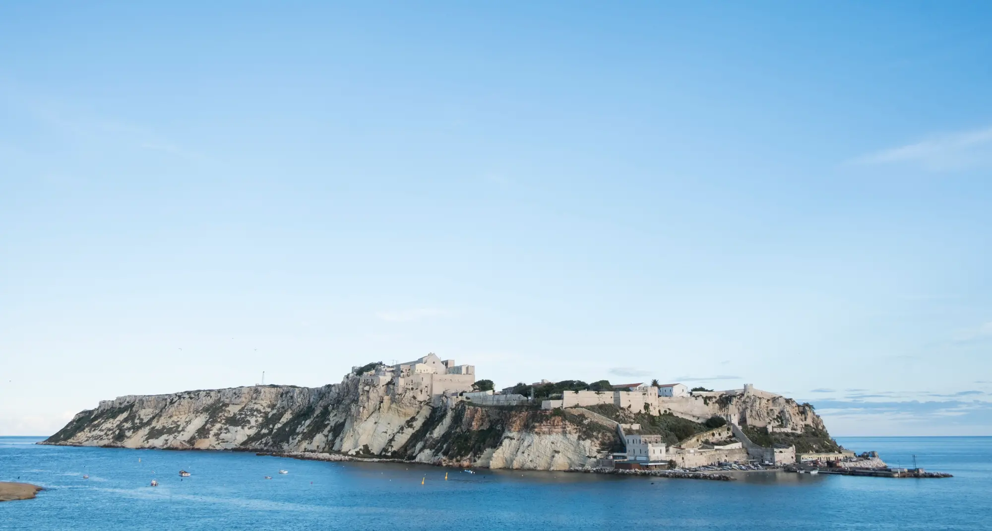 “L’isola degli arrusi”, gli omosessuali al confino