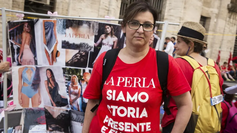 Monica, lavoratrice La Perla (foto Simona Caleo)