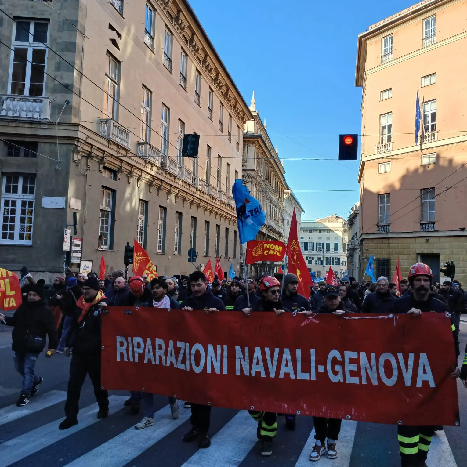 Non si può continuare così: sciopero e corteo per l’ennesima morte nel porto genovese