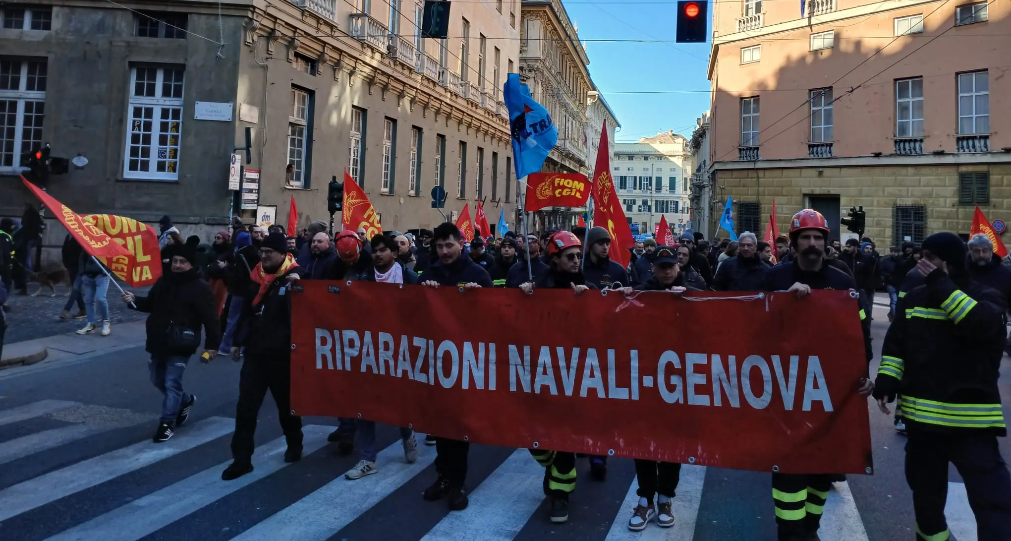 Non si può continuare così: sciopero e corteo per l’ennesima morte nel porto genovese