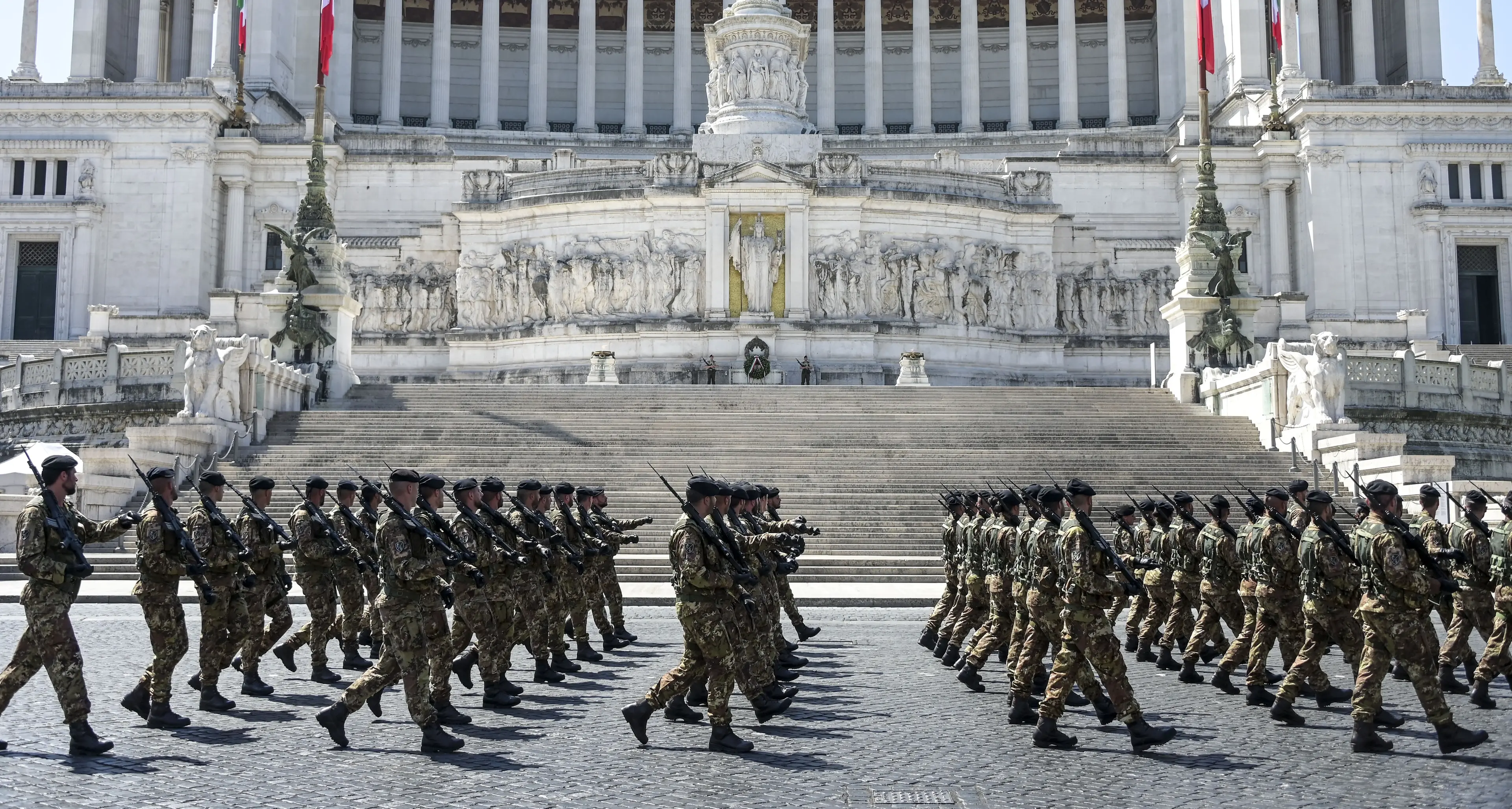 In parlamento la proposta di legge per dare ai militari poteri di perquisizione ai cittadini