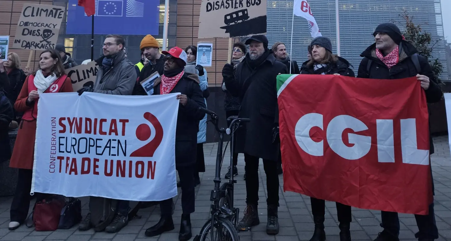 In piazza a Bruxelles: “No al Pacchetto Omnibus”