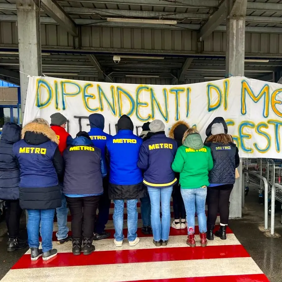 Metro chiude Pozzuoli e Rimini, 90 posti a rischio