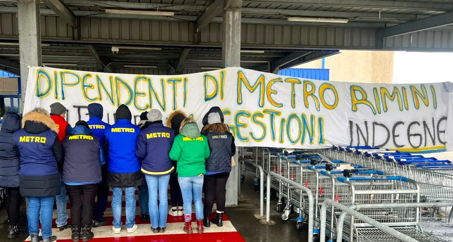 Metro chiude Pozzuoli e Rimini, 90 posti a rischio