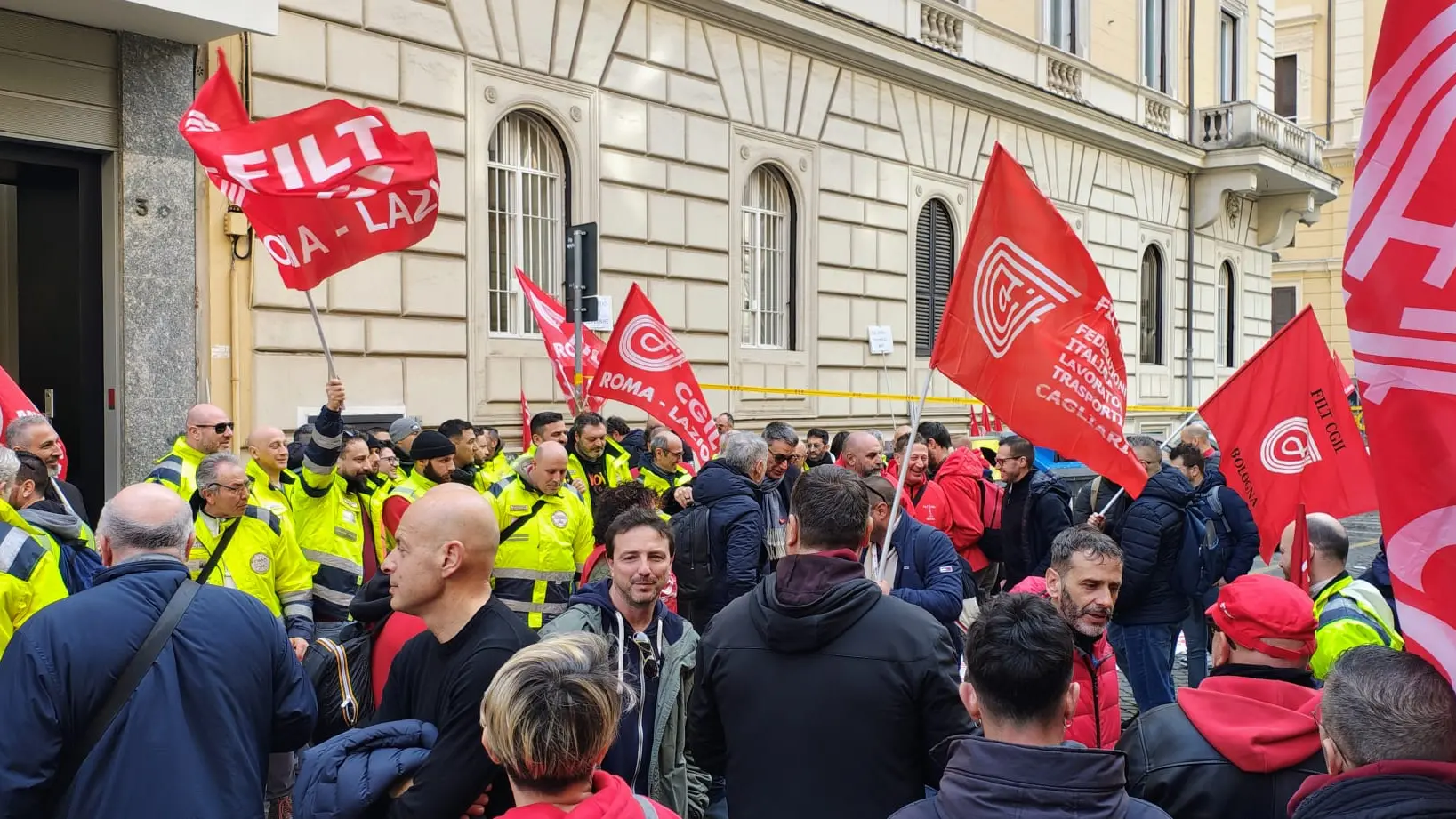 Gsa, i lavoratori chiedono maggiori tutele e salario