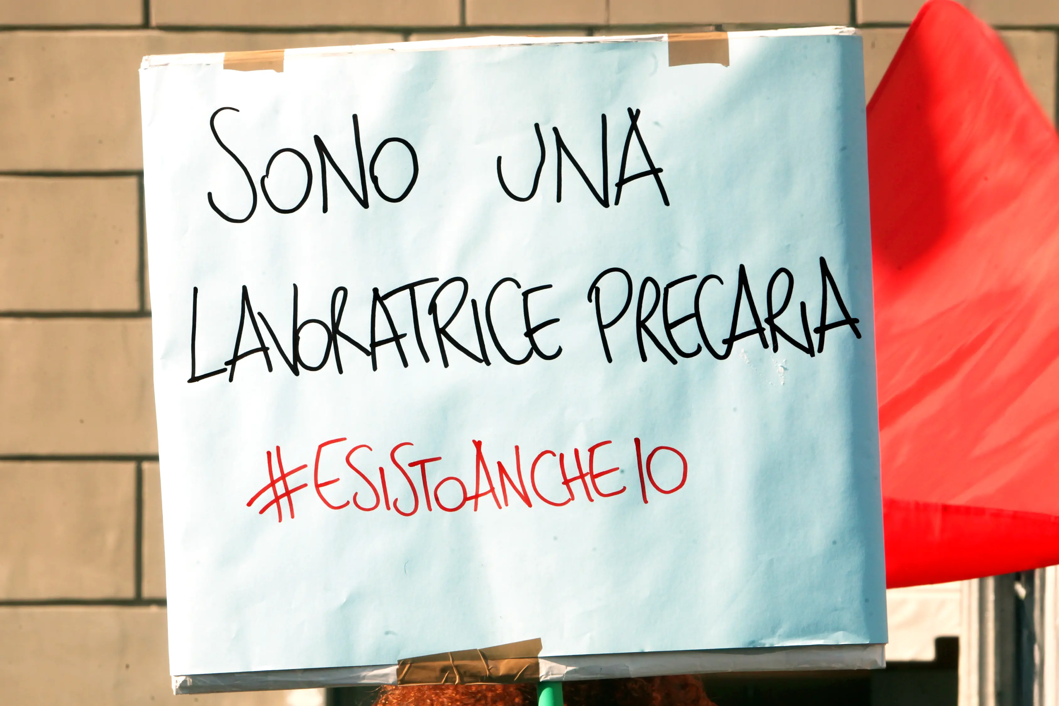 Desideri in scadenza: la gabbia del lavoro a termine