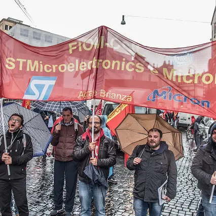 STMicroelectronics, Fiom Cgil Brianza: “Risposte insufficienti dall’azienda”