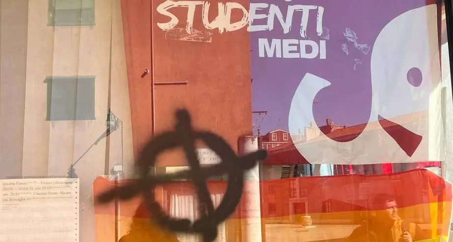 Venezia, ennesima aggressione fascista contro sedi di Udu e Rete studenti