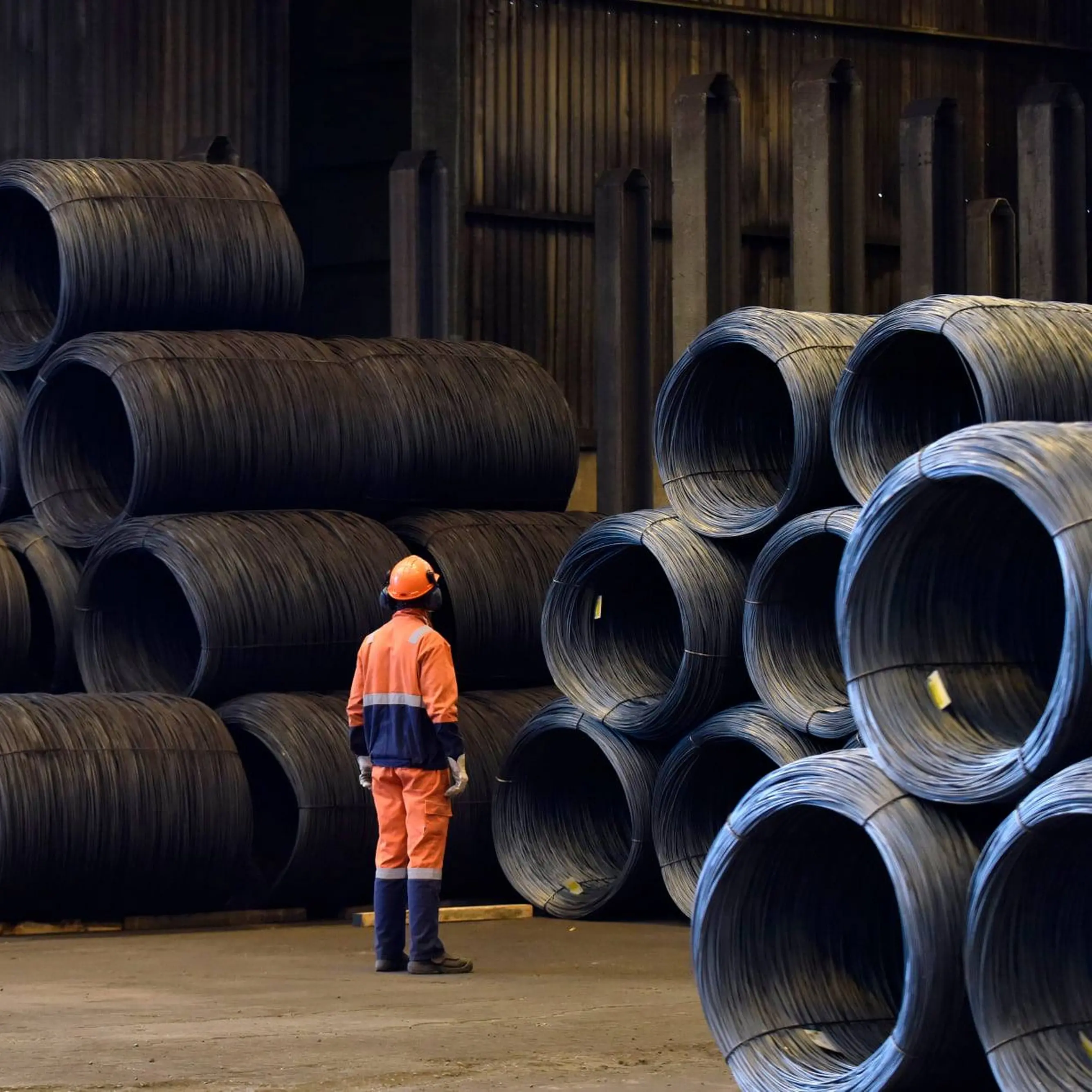 Ex Ilva, slitta la cessione. Sindacati: subito incontro